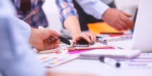 Comment développer des partenariats